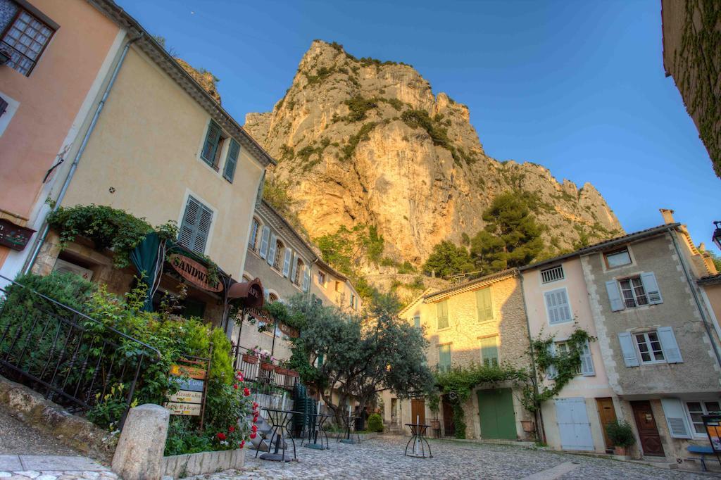 La Bonne Etoile - The Good Star Daire Moustiers-Sainte-Marie Oda fotoğraf